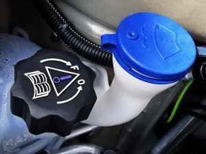 Cuáles son los líquidos que se deben revisar en el auto?