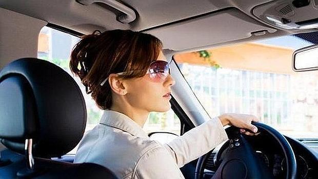 Las gafas de sol durante la conducción. Una cuestión de salud